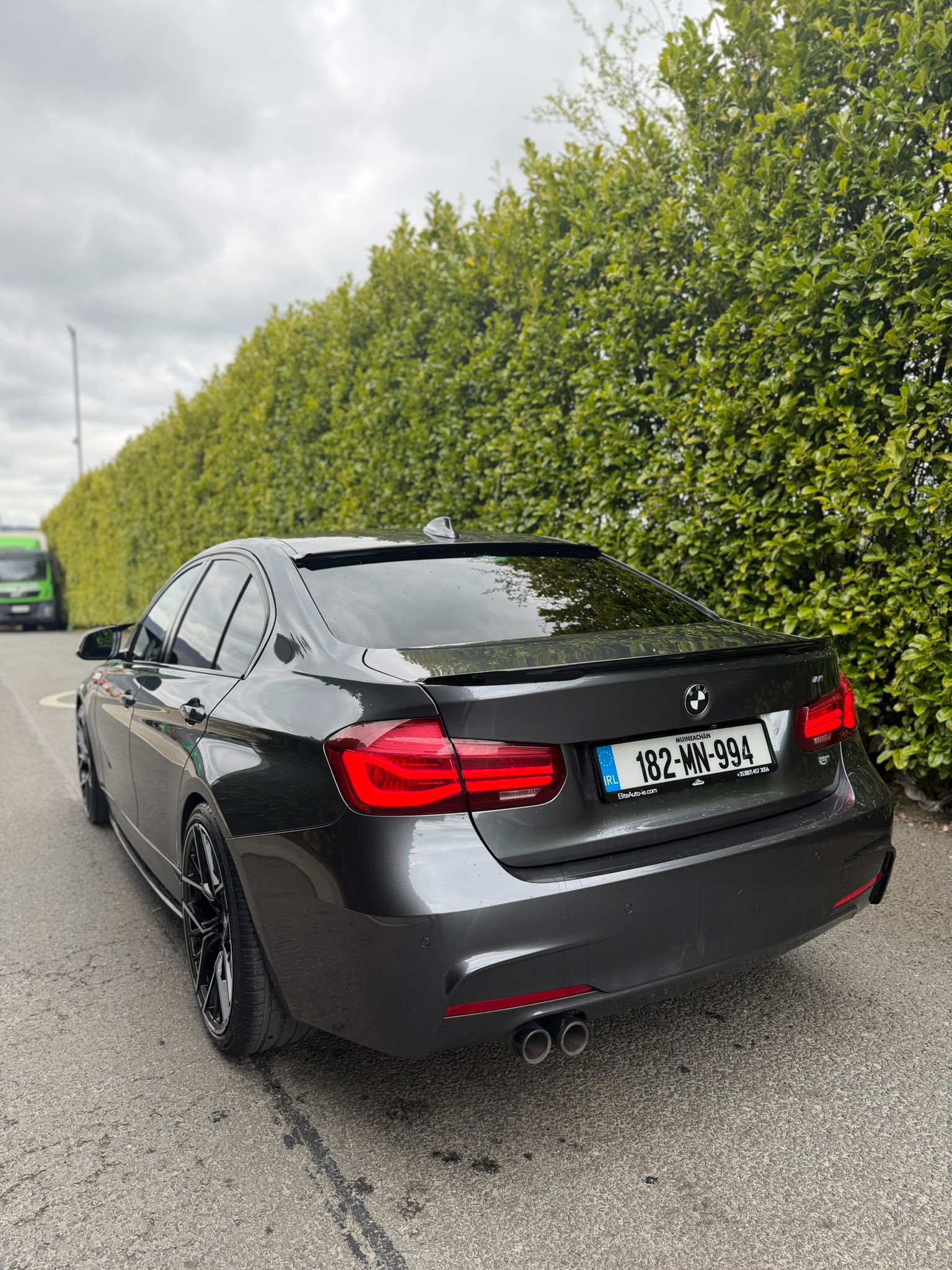 BMW 320d M Sport Shadow Edition Auto gallery image 4