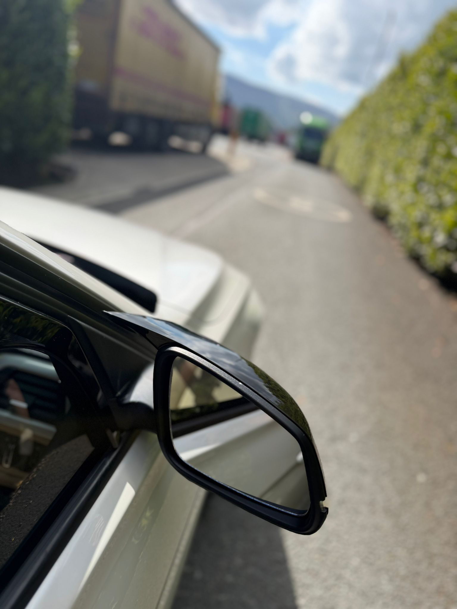 BMW 320d Sport Auto gallery image 11