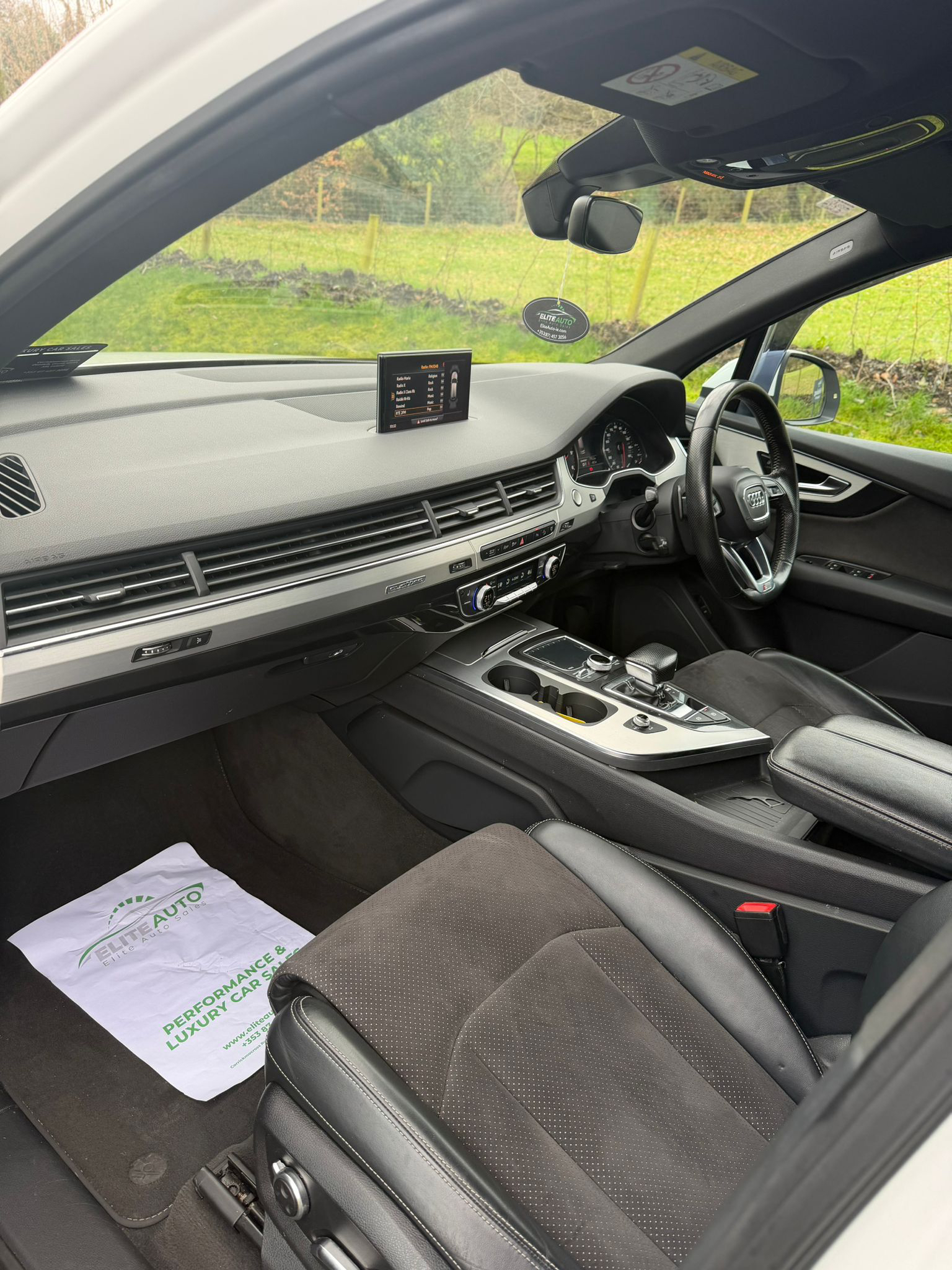Audi Q7 S Line Quattro 3.0 TDI M gallery image 9