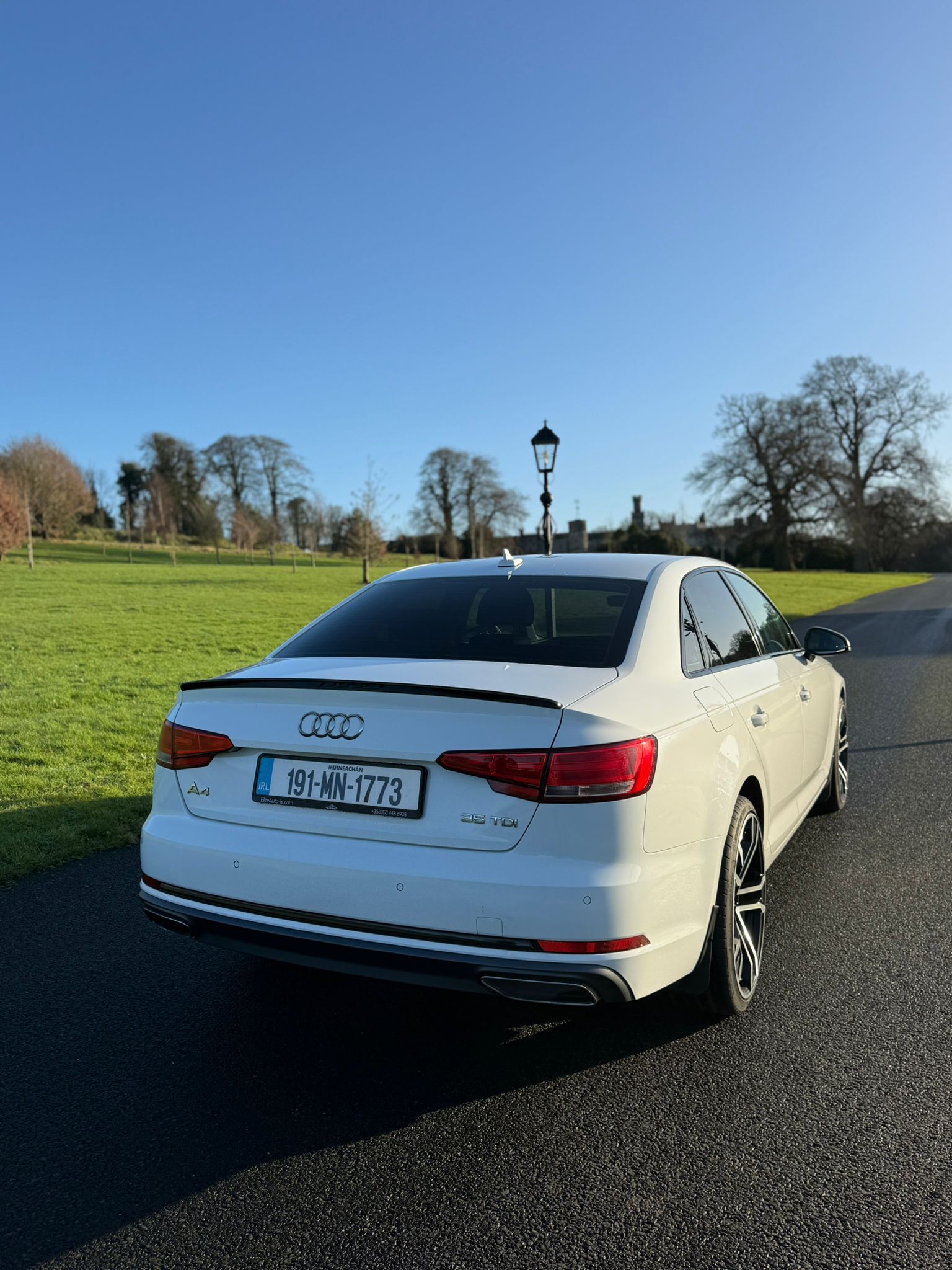 Audi A4 2.0 TDI Auto gallery image 5