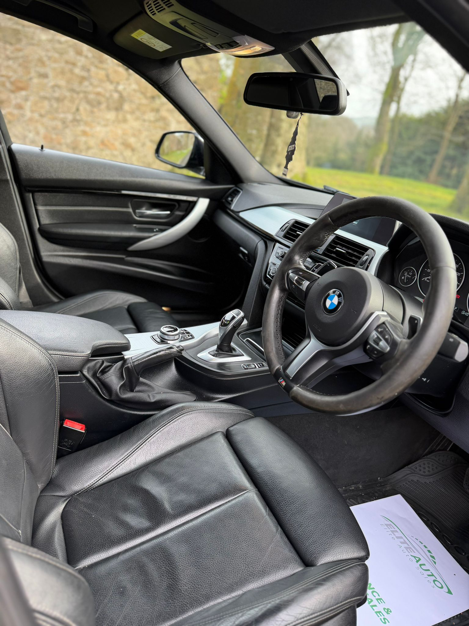 BMW 320d M Sport Auto gallery image 12