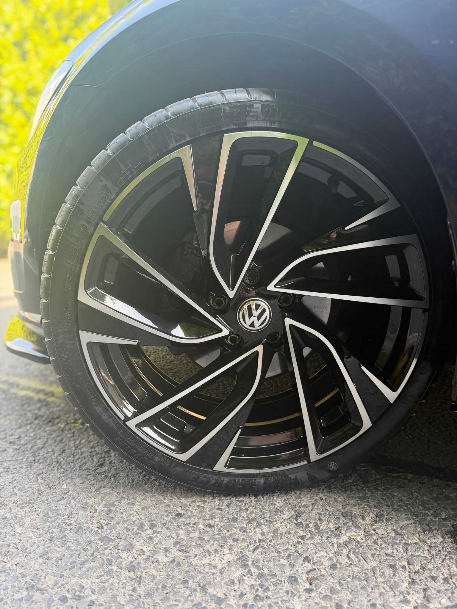 Volkswagen Golf 1.6 TDI gallery image 9