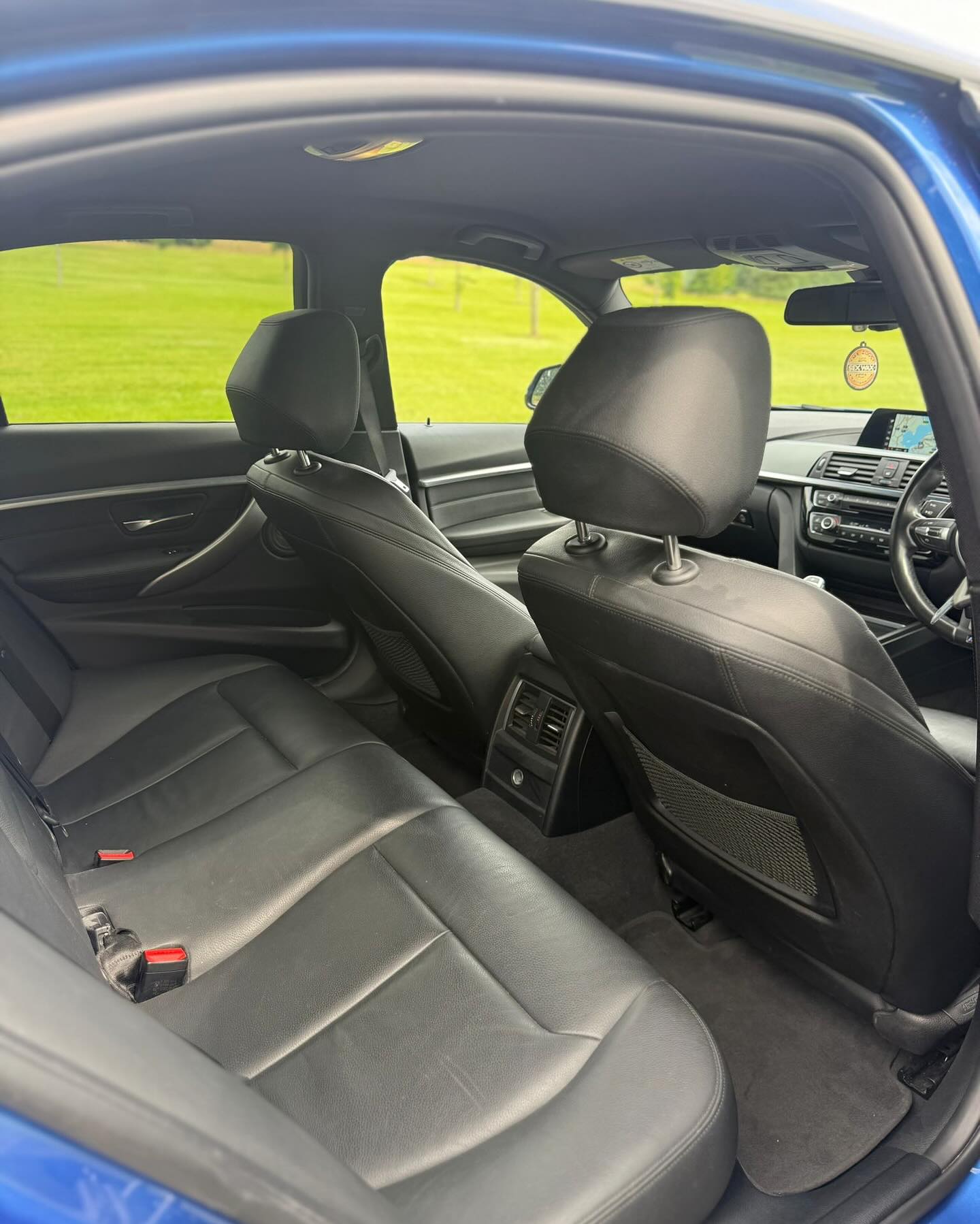 BMW 320d M Sport Shadow Edition Auto gallery image 6
