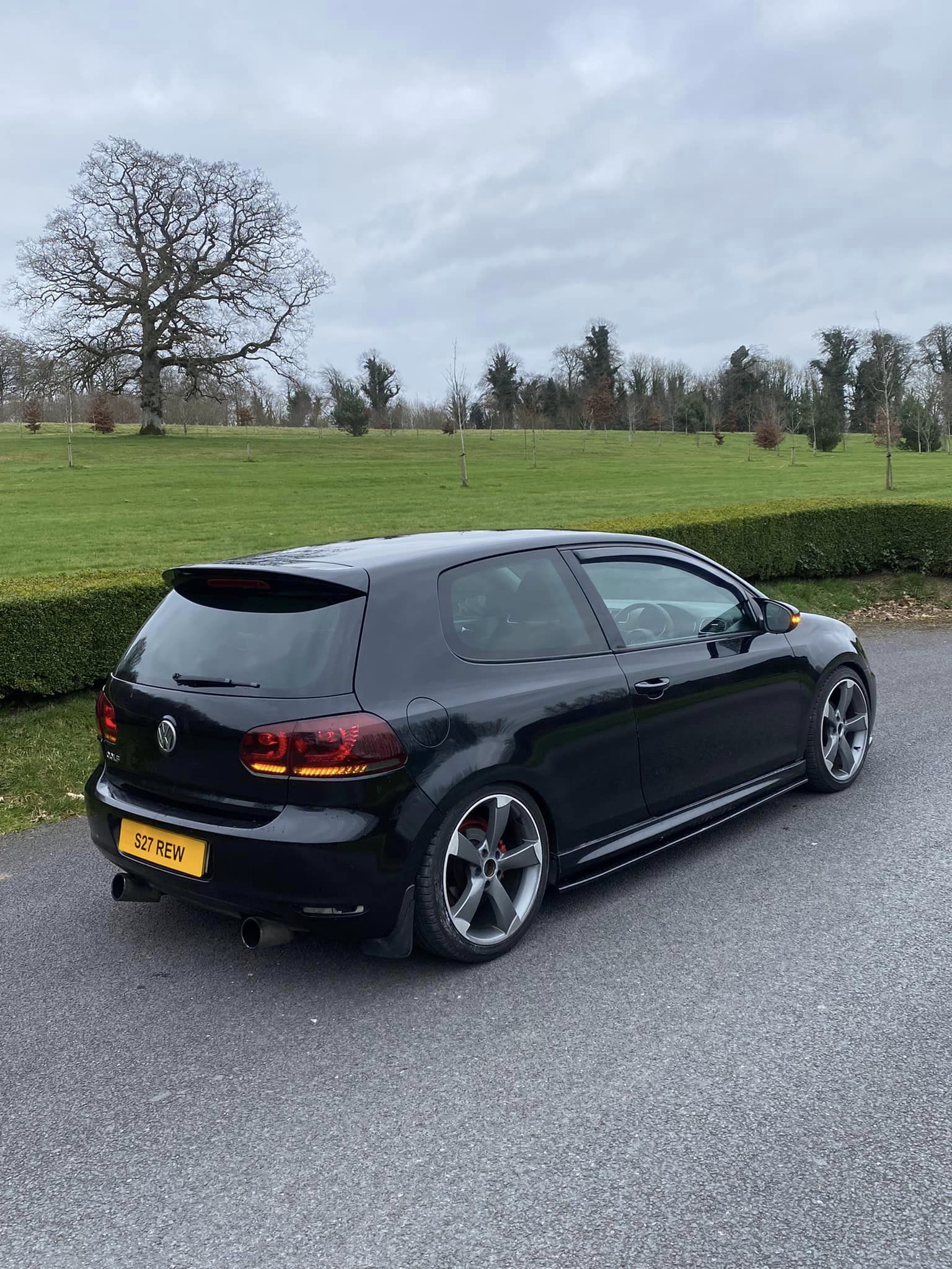 Volkswagen Golf 1.6 TDI gallery image 2