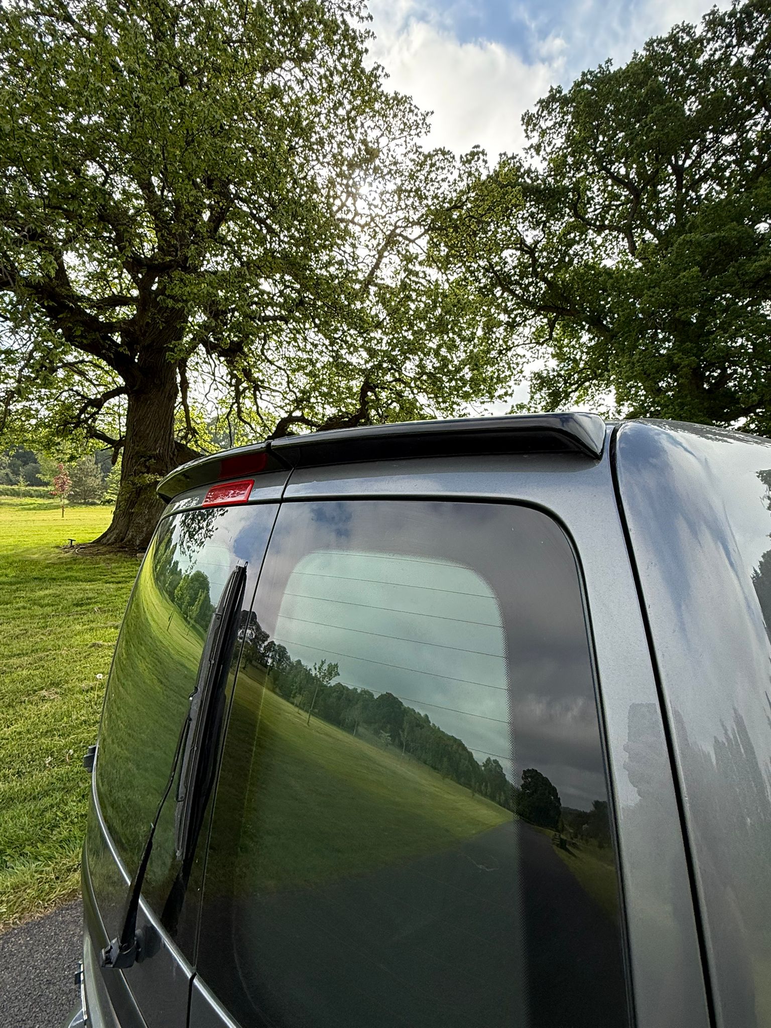 Volkswagen Caddy Highline gallery image 5