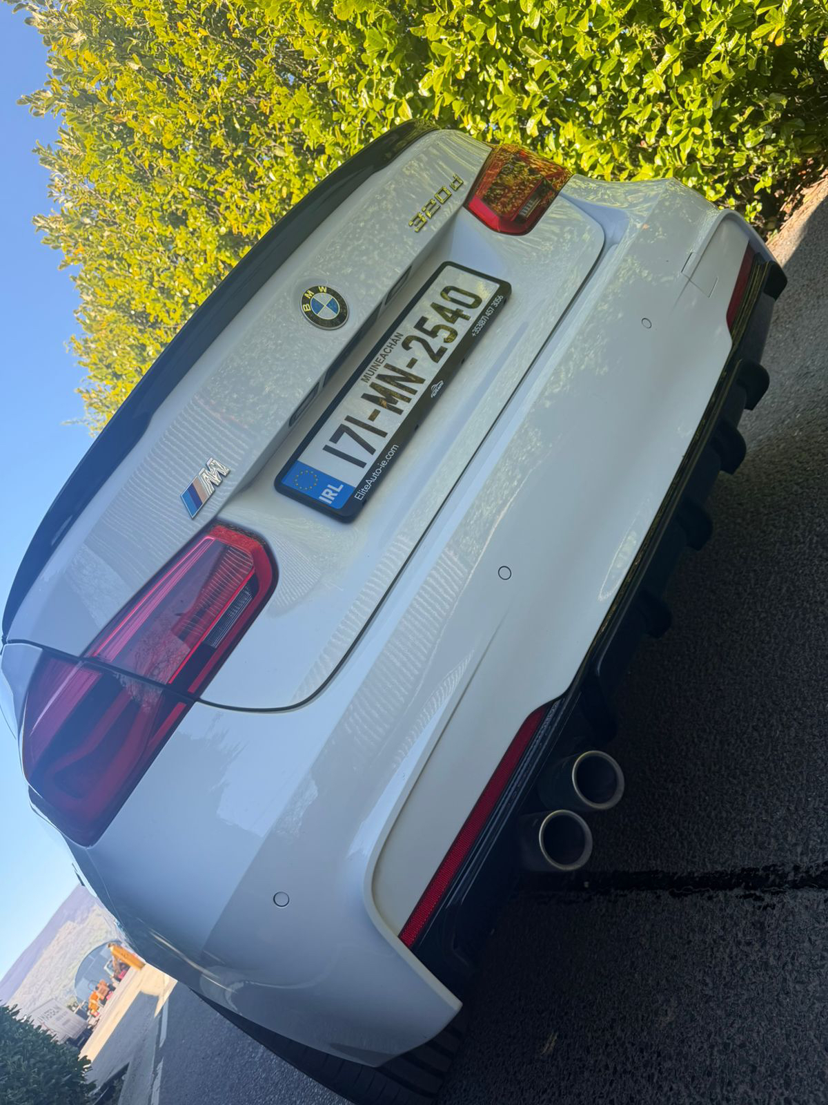BMW 320d M Sport Shadow Edition Auto gallery image 9