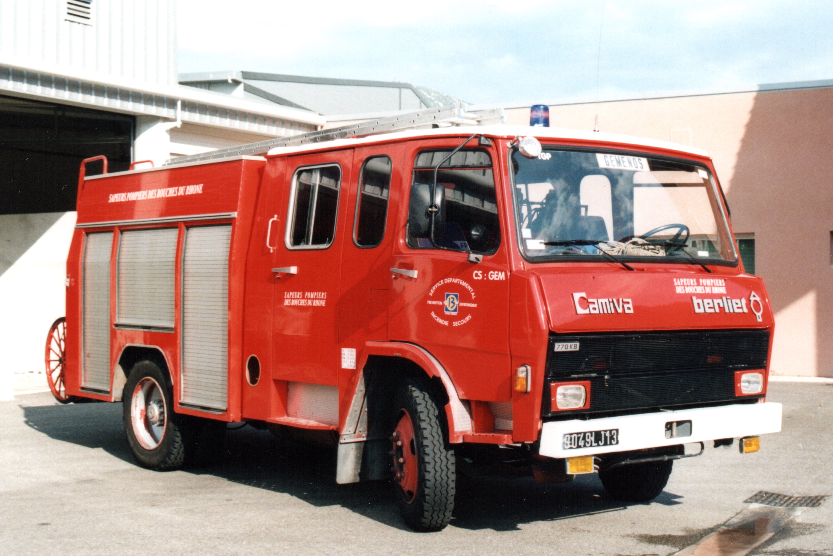 Camion De Pompiers Berliet 770 KB - Modèle Réduit 1:43 N°90 - Neuf Sous Blister
