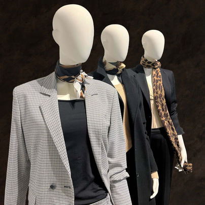 Nouveaux mannequins avec tête abstraite