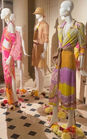 Mannequins aankleden tijdens Paris Fashion week