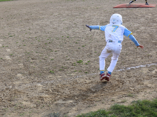 How to Get Your Kid’s White Baseball Pants Clean Again! ⚾️🫧