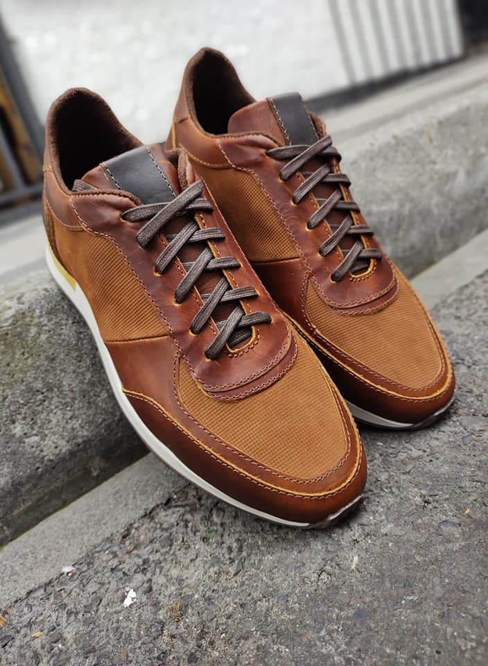 Miniatura: Tennis Brown