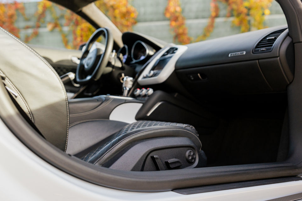 Superautode jäädvustamine Tartus ja Tallinnas. Professionaalne fotosessioon. Broneeri fotosessioon juba täna!