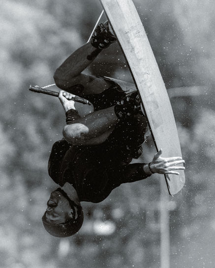Põlva wakepark, backflip wakeboardiga – dünaamiline spordifoto, ideaalne ürituse ja brändi visuaaliks