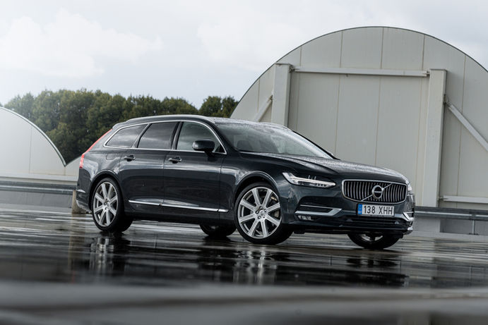 Professionaalne sõidukite pildistamine ning müügifotod. Autode pildistamine Tartus ja Tallinnas.