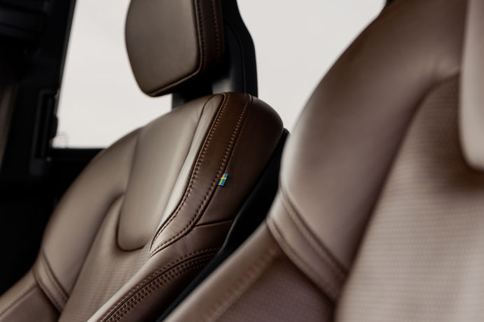 Interjööri ja detailide pildistamine. Autode jäädvustamine professionaalse fotograafi abiga. Broneeri fotosessioon juba täna!