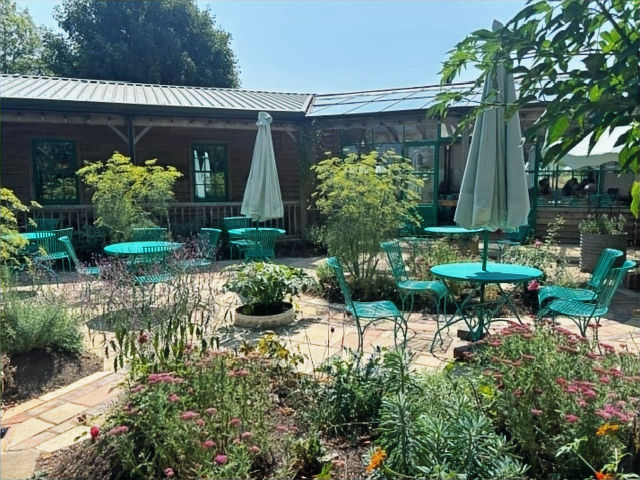 Abbey Home Farm Cirencester, Organic farm shop