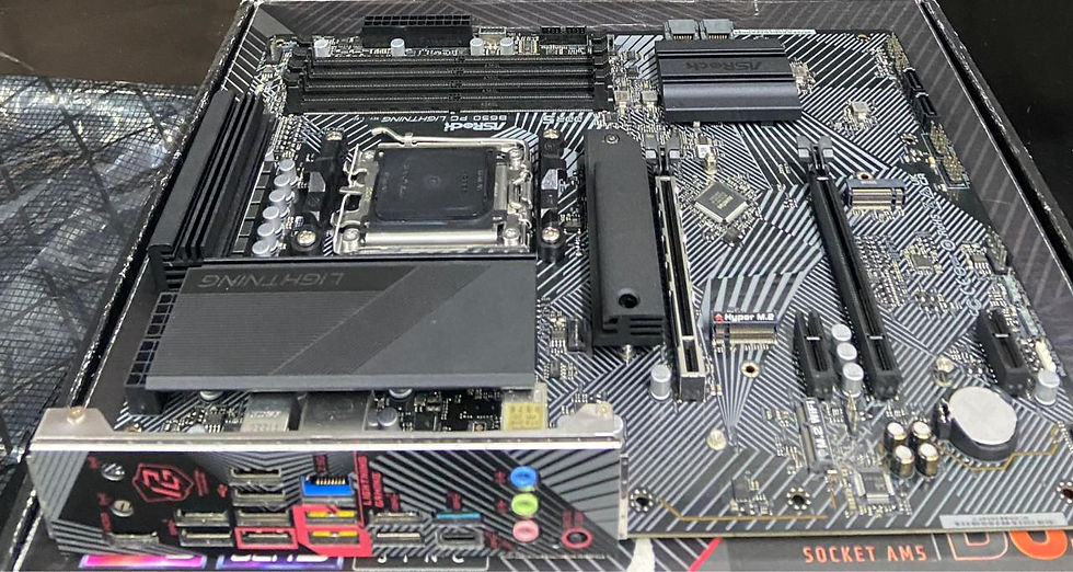 Miniatura: Placa Mãe AsRock B650 PG Lightning (AM5/4xDDR5/HDMI/M.2/USB 3.2)
