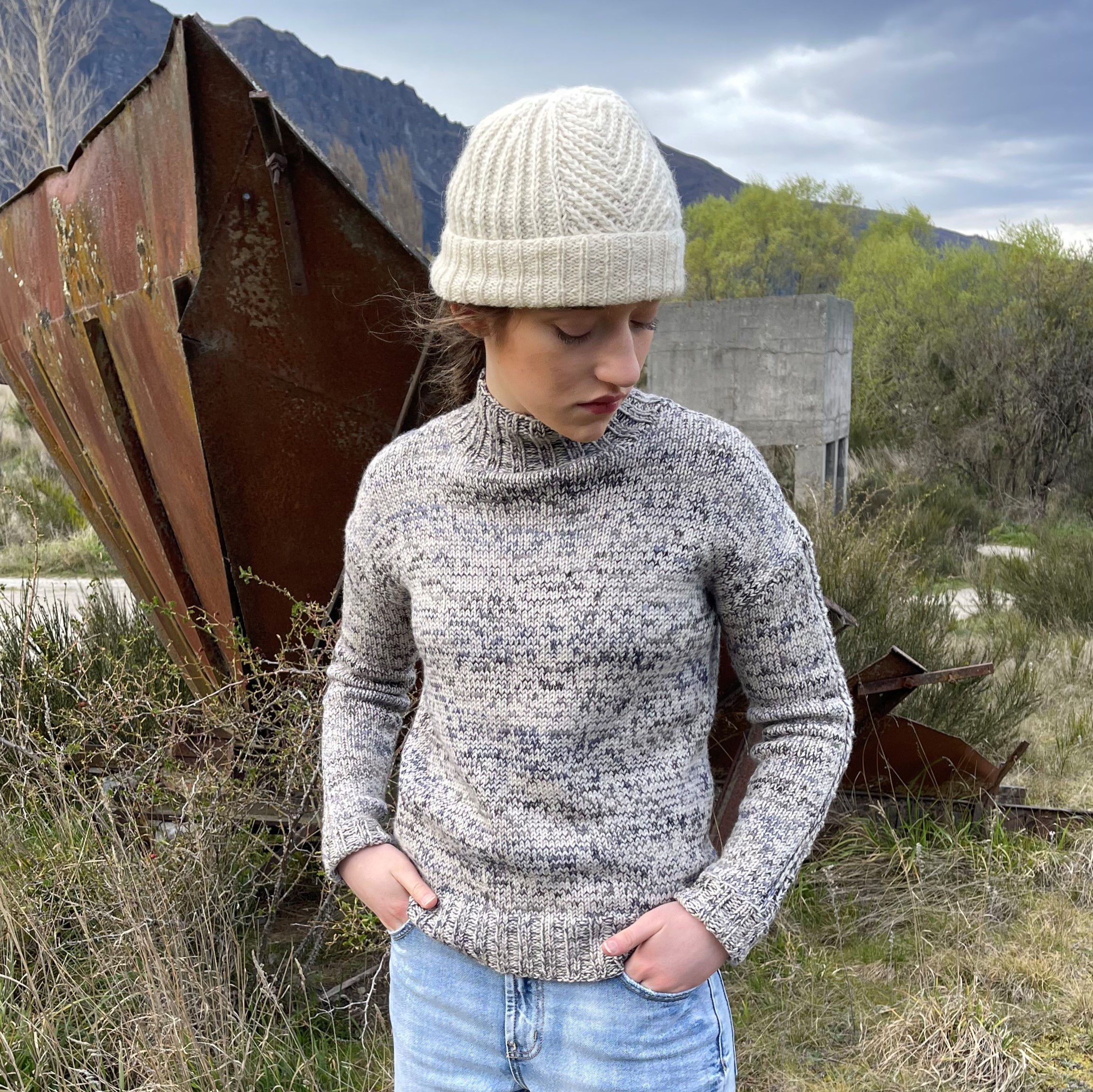 Finding Clyde Pullover