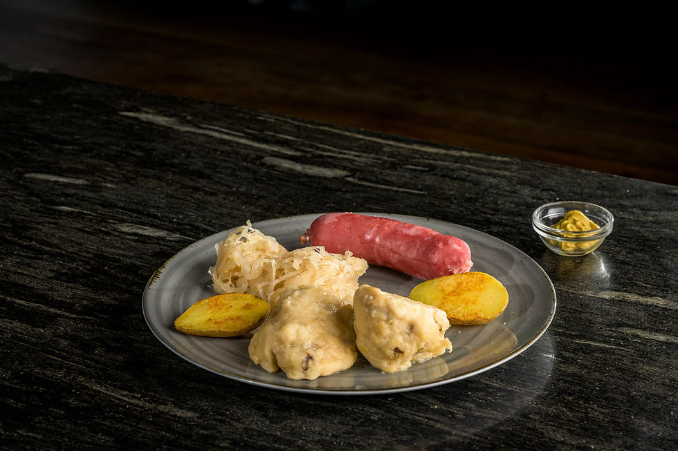 Valser Chnollen mit Siedwurst auf Valseri Bio-Hochlandrind