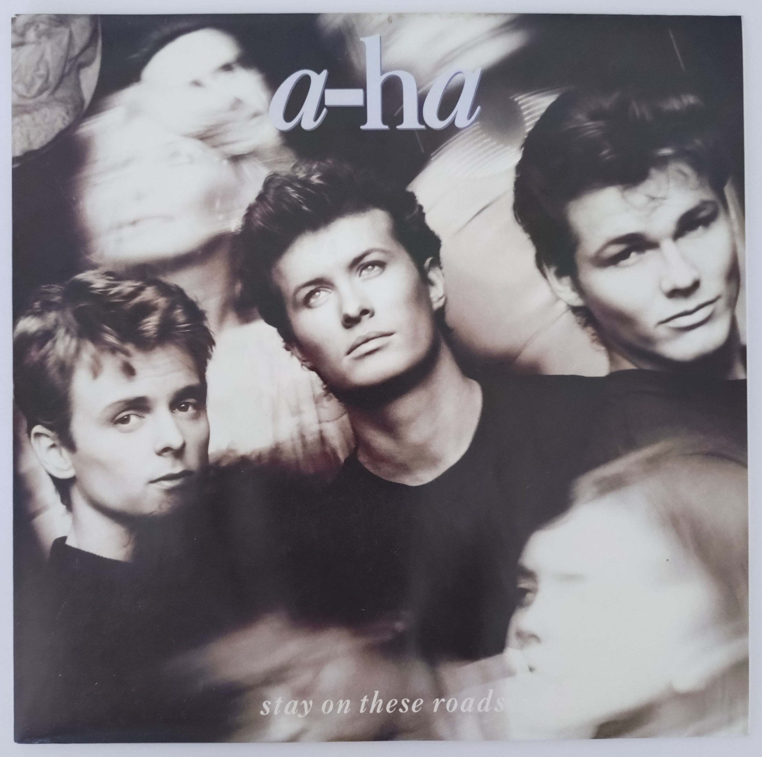 a-ha - Stay On These Roads (7", Single) Warner Bros. Records, France 