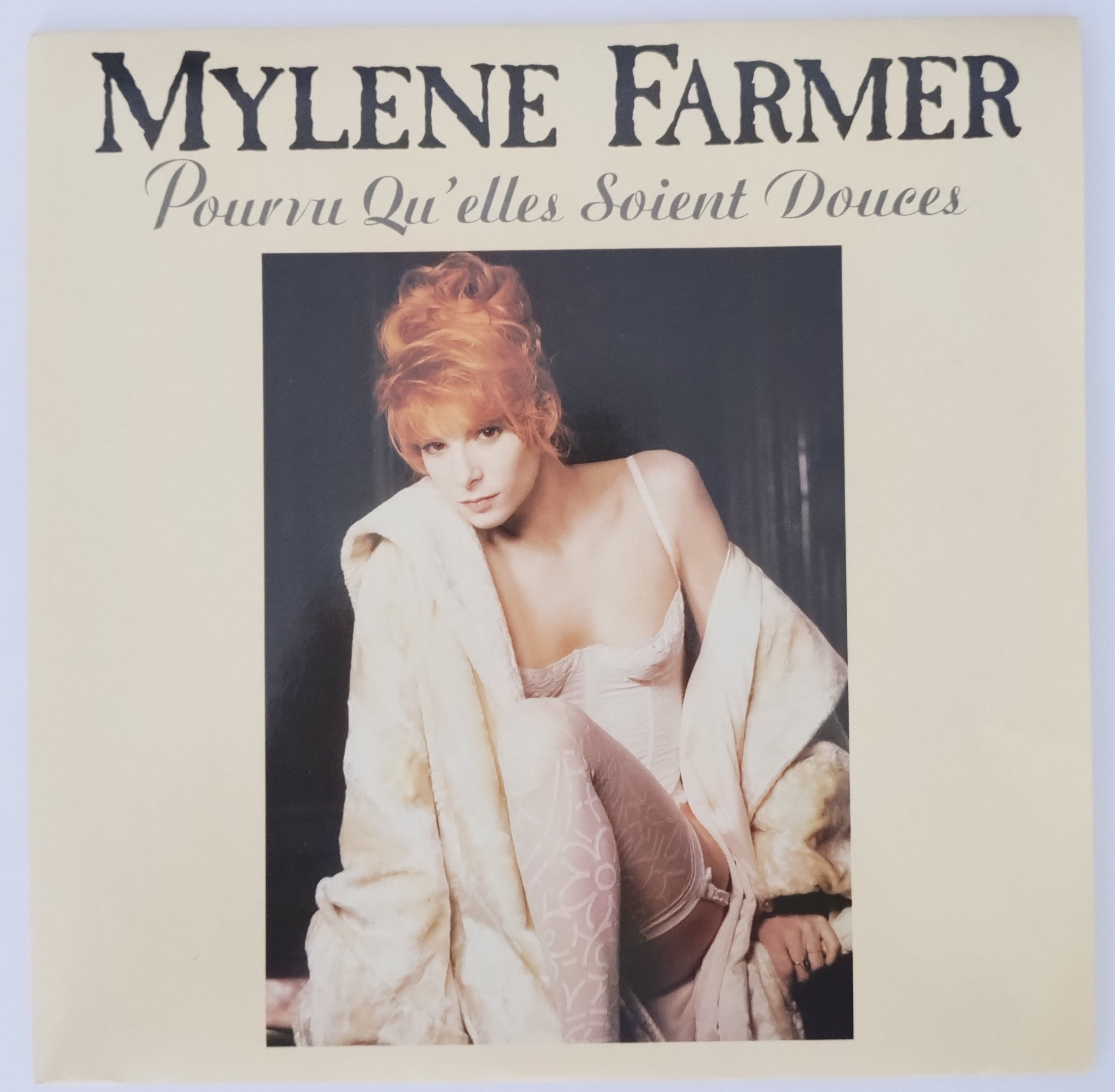 Mylene Farmer* - Pourvu Qu'elles Soient Douces (7", Single) Polydor, France