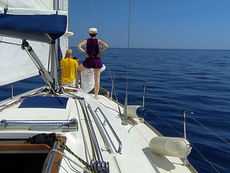 proa velero con personas