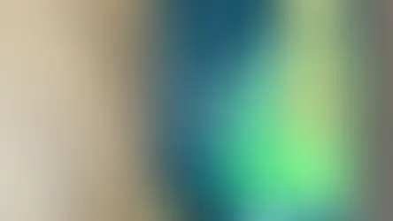 長崎市仏壇・仏具店「おぶつだんの利休堂」店内の木目調テーブルの上にある、線香｜カメヤマローソク✖️祇園辻利「抹茶のお線香」のパッケージ。抹茶茶碗がデザインされた上品な表面のクローズアップ。