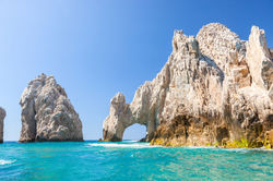 The-famous-arch-of-Cabo-San-Lucas