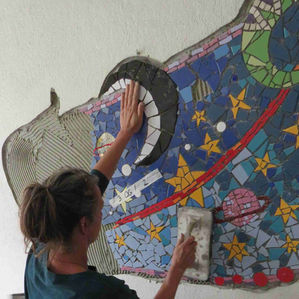 Fertig! Wir gestalten gemeinsam das Treppenhaus an der Grundschule Ennepetal