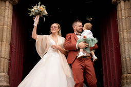 Mariage sortie église famille couple Angers Cholet Marie-L.G. Photographie