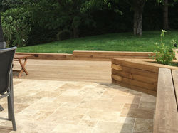 Terrasse travertin et bois