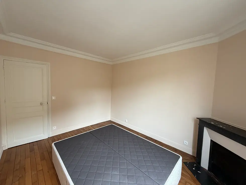 Rénovation chambre avec peinture de couleur Unikalo
