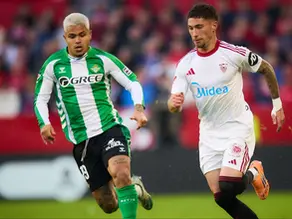 Carmona, Azpilicueta, Adams, Peque