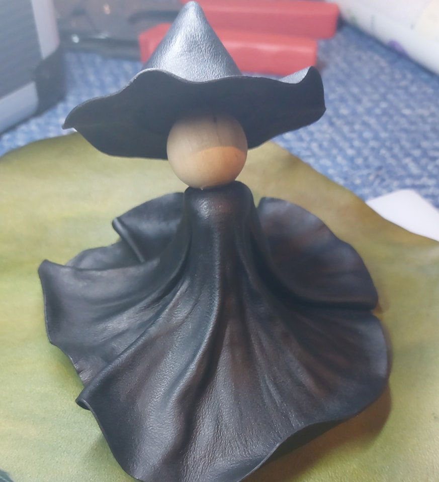 Thumbnail: Large Witch