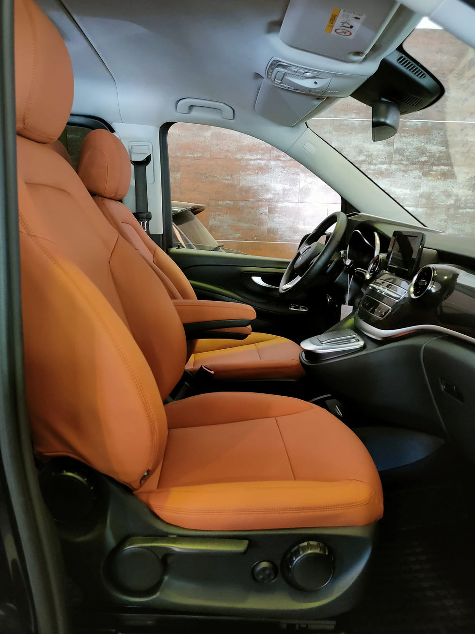 Thumbnail: Mercedes-Benz V220