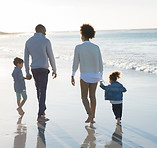 Familj på en strand
