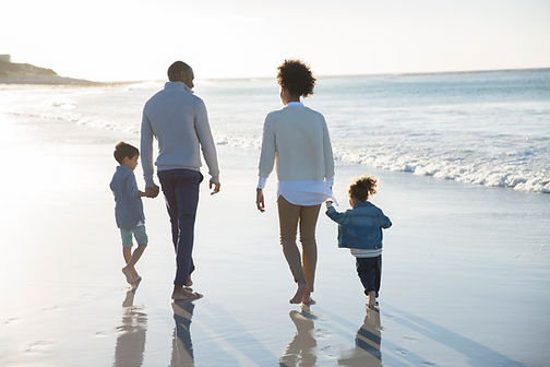 Família em uma praia