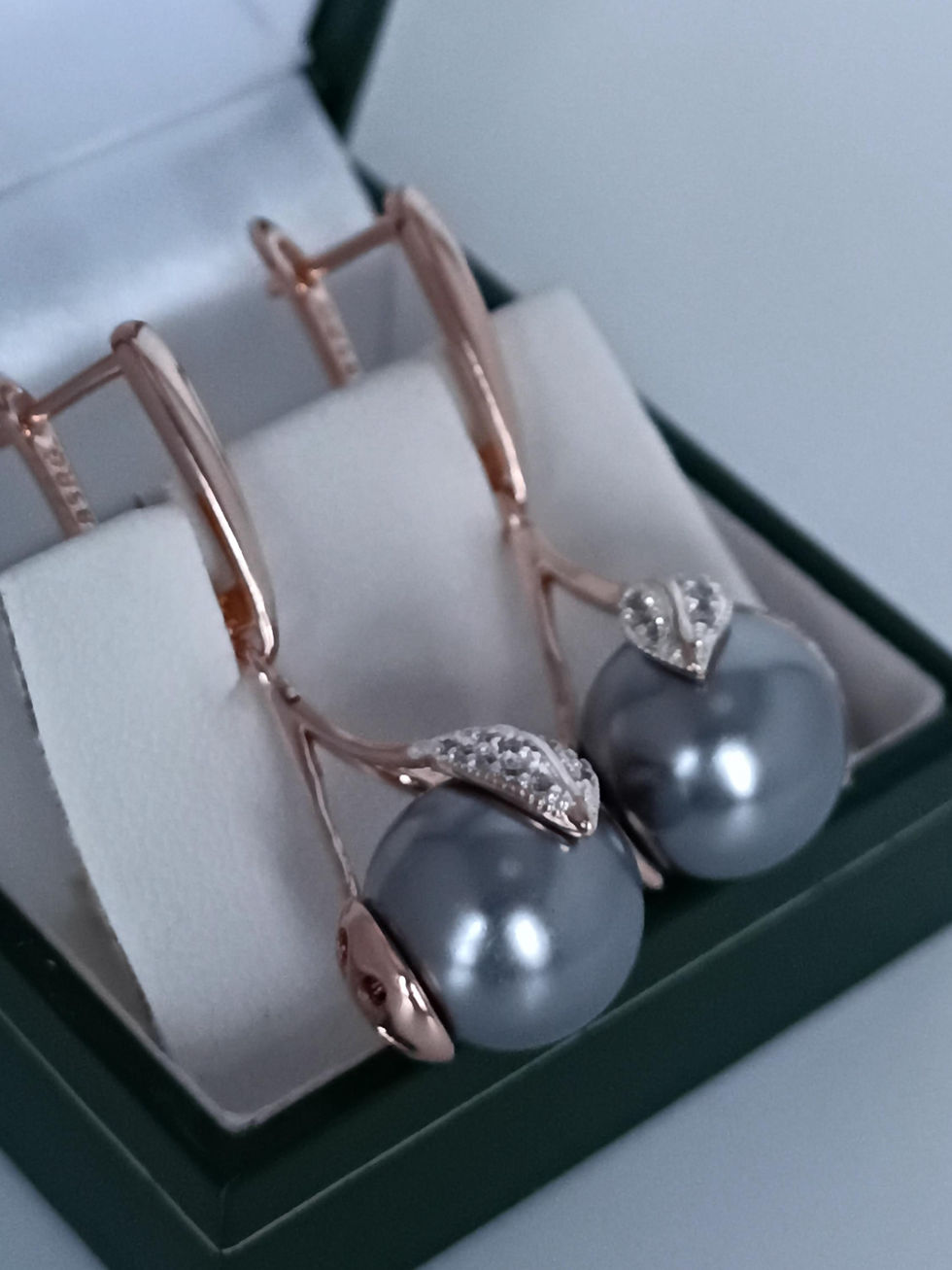 Миниатюра: Vintage 1990-s 14 Ct Rolled Gold Pearls / Zircons Earrings - Hallmarked 585 RG