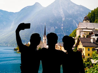 At a very specific photopoint by the lake, you could almost sense an invisible marker in the air. One step here, slight turn, chin up, camera out. Click. Done. Move on.