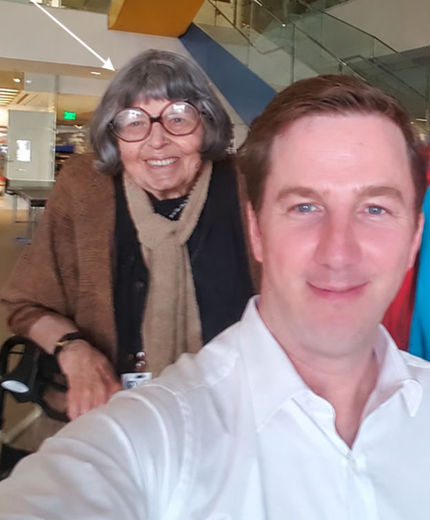 Gloria Rudisch Minsky (left)
