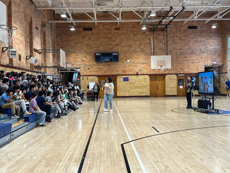 School 5 Holds "Don’t Get Vape In" Presentation