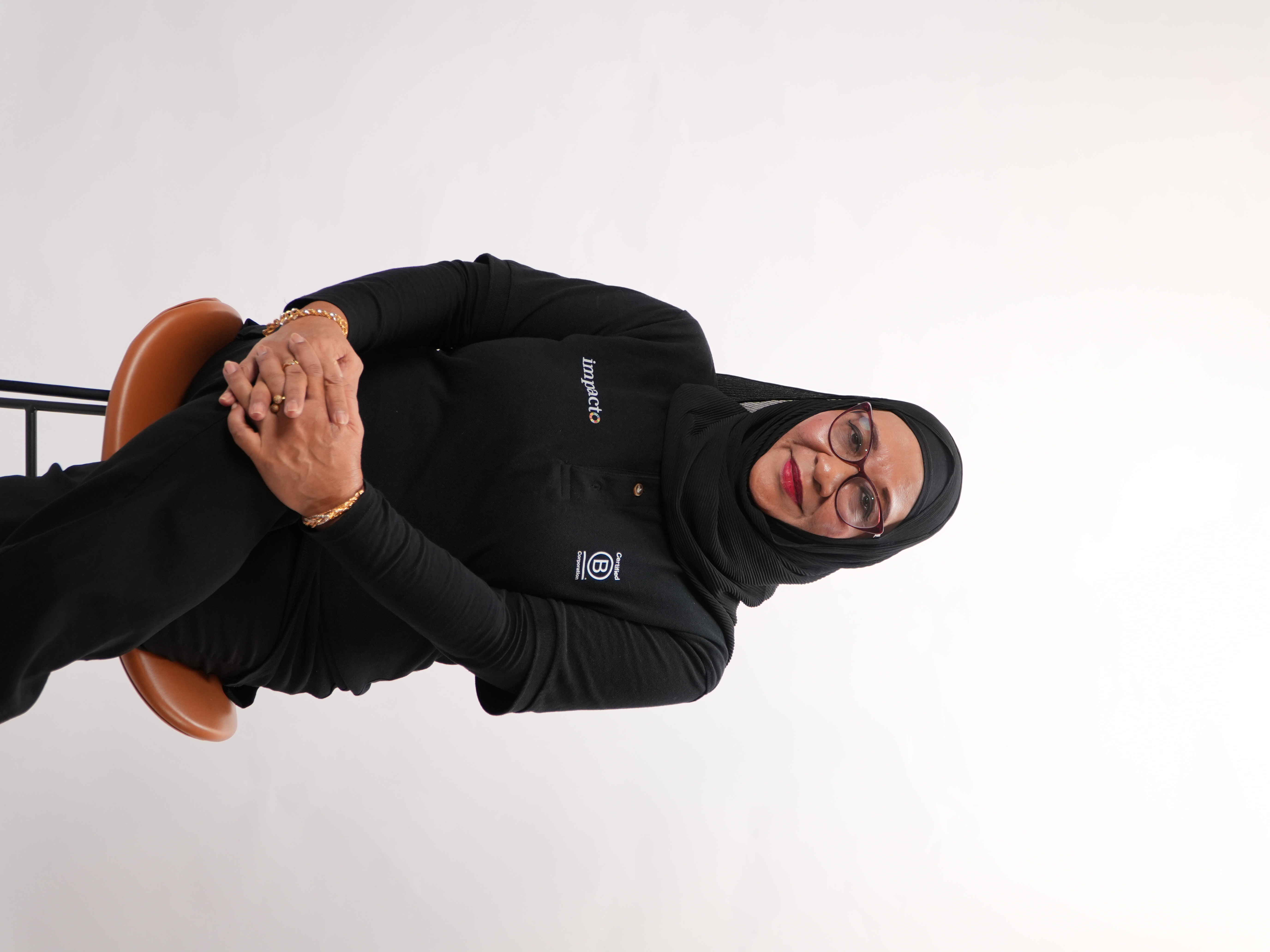 O - Corporate Headshot (Informal) - Ros.JPG