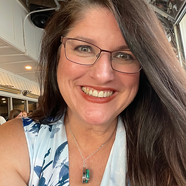 Leska's specialized training is in EMDR therapy, CBT, Emotionally Focused Therapy for Couples and Gottman Couples Therapy.   She works with clients 18 and up for trauma, anxiety, depression, grief, relationship challenges, life transitions, stress management and ADHD.  