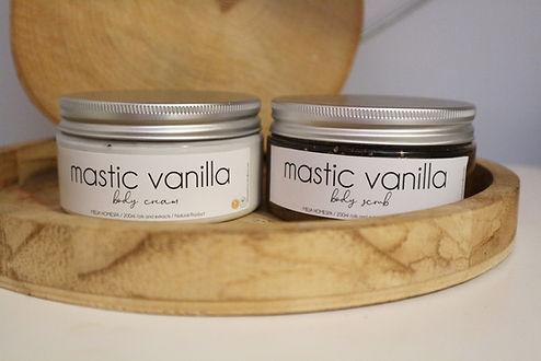 σετ κρέμα σώματος φυτική με έλαια και scrub με άρωμα βανίλια μαστίχα