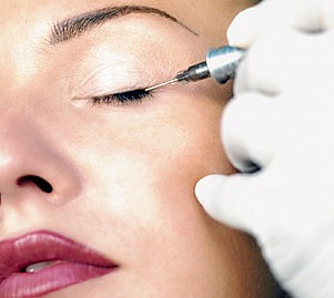 eye liner tattoo