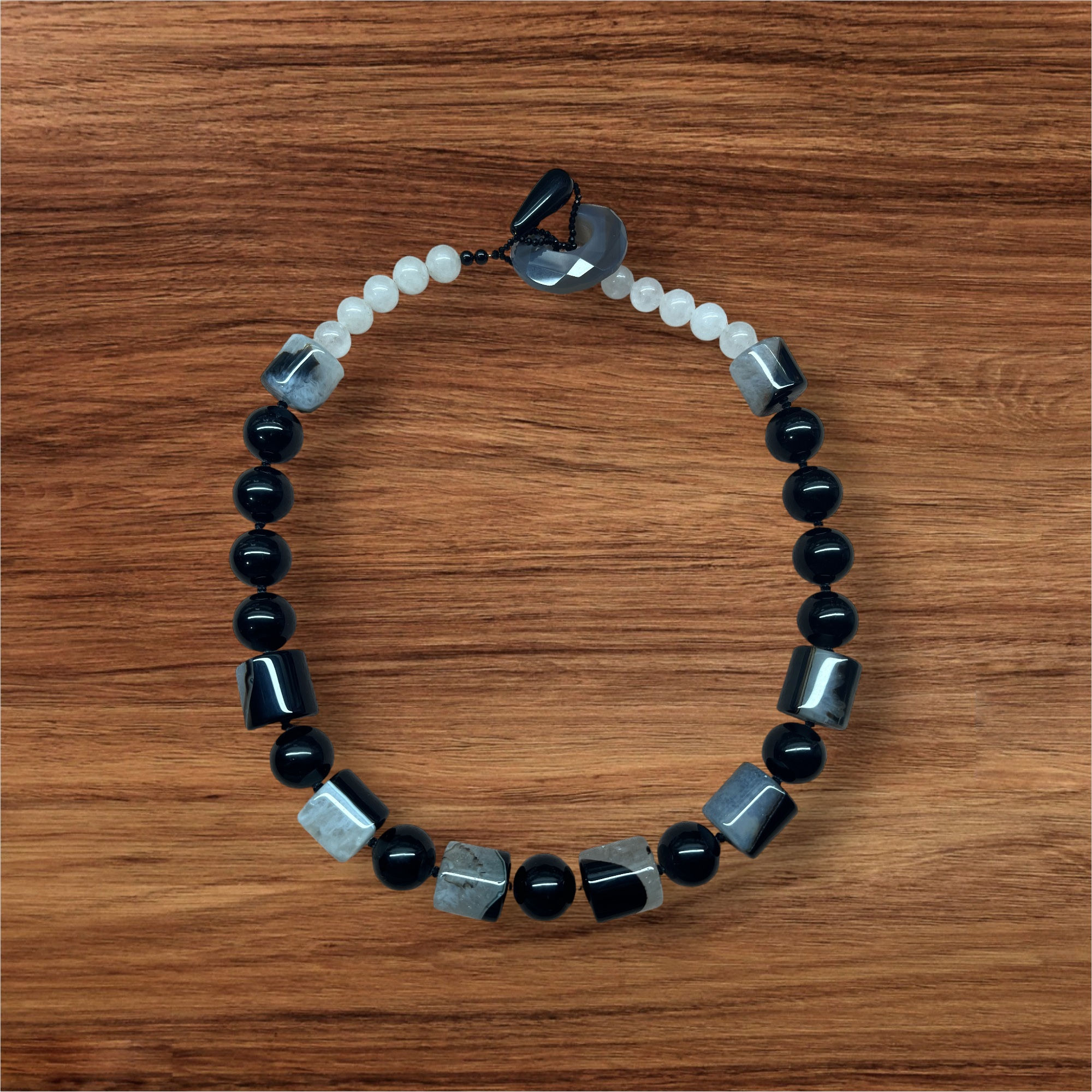 Colar Turmalina Negra com Pedra Ágata