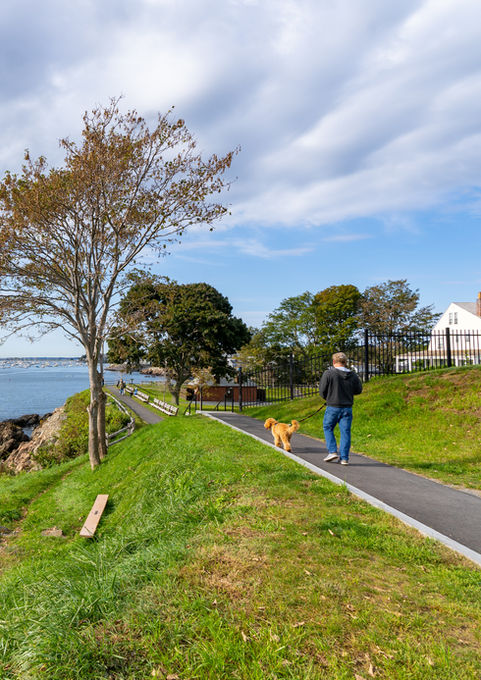 A path along the edge of the rocky peninsula at Fort Sewall - Crowley Cottrell LLC Landscape Architecture