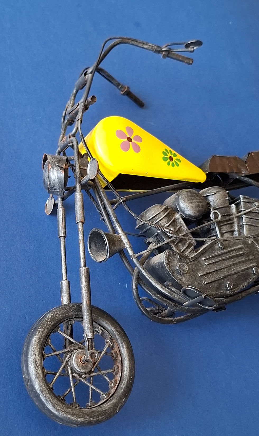 Thumbnail: Harley-Davidson style chopper scale model, side front