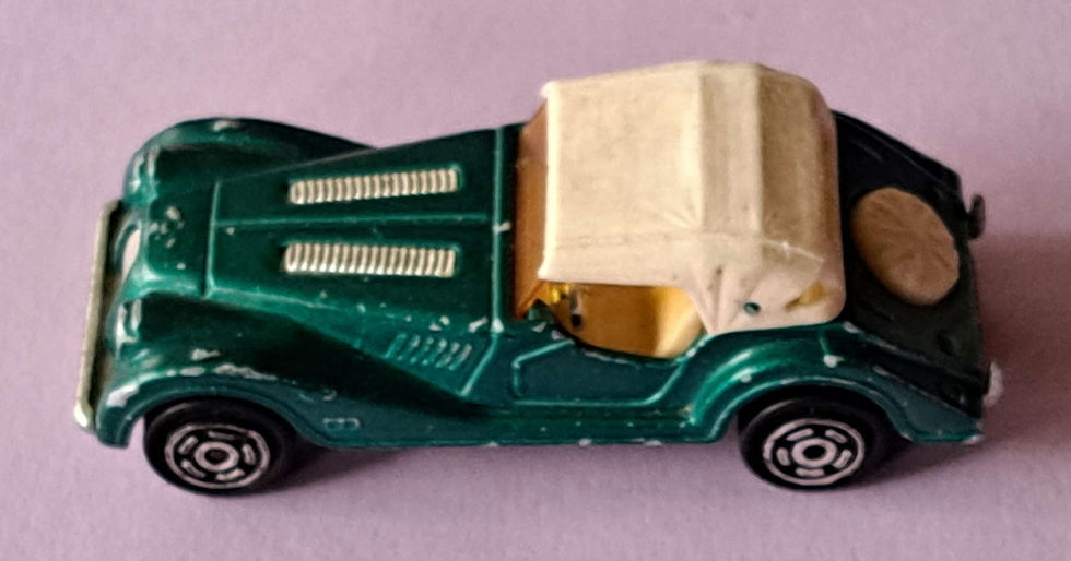 サムネイル： Morgan Plus 8 Majorette, blue-green, side view