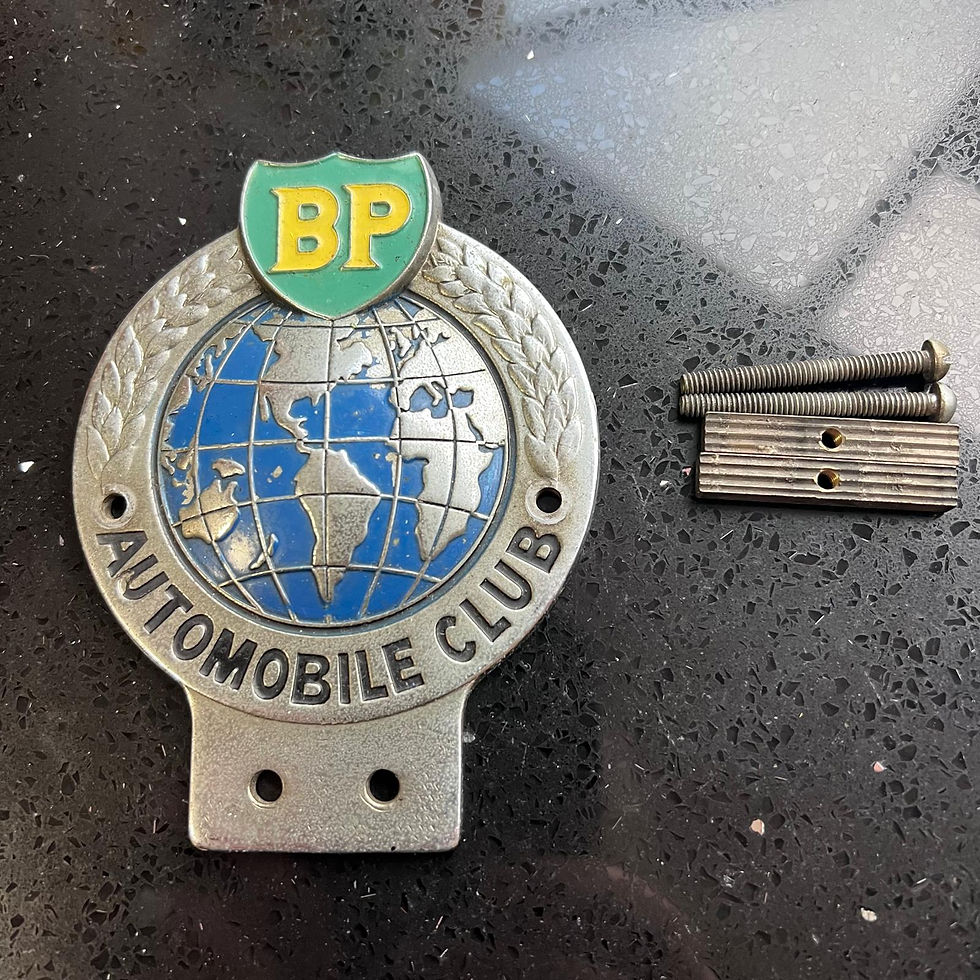 BP Automobile Club badge with fittings